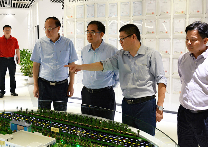 领导来访： 2018.10东莞市委书记梁维东BBIN宝盈集团调研
